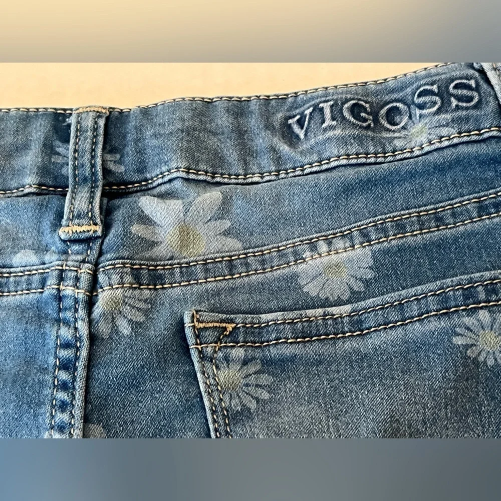 VIGOSS MALIBU MID-SHORTS SIZE LARGE (12-14)